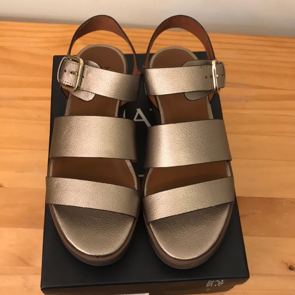 naturalizer brooke sandals